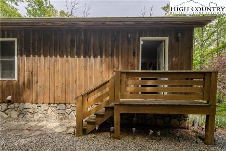 284 Howell Road, Lansing, ノースカロライナ 28643, アメリカ合衆国