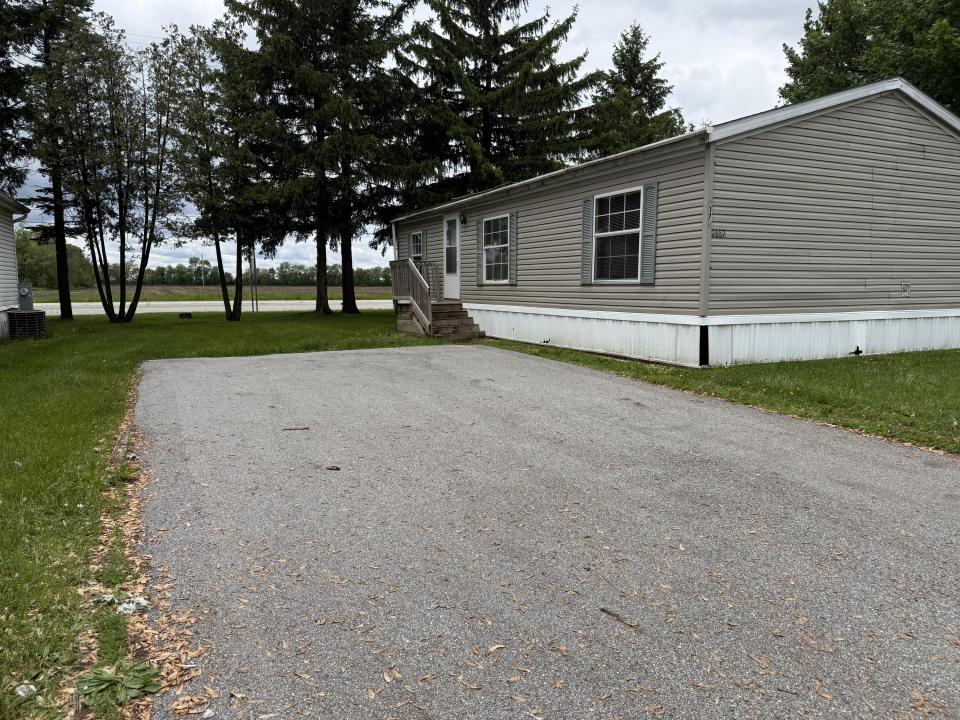 501 N Us 131 Highway , #17, White Pigeon, Michigan 49099, USA