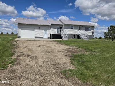 9510 32nd Avenue, Venturia, ND 58413, USA