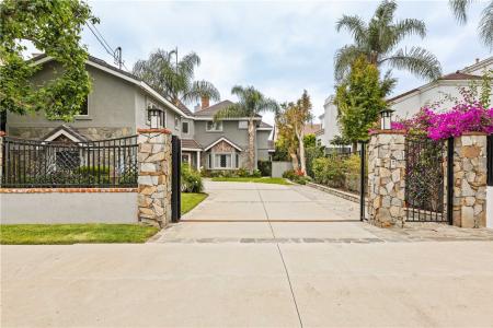 4960 Densmore Avenue, Encino, California 91436, USA