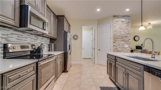 2541 SW 32nd Lane, Cape Coral, Florida 33914