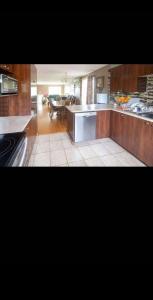 101  Rue des Tilleuls, Vaudreuil-Dorion, Quebec J7V 0E4, Canada