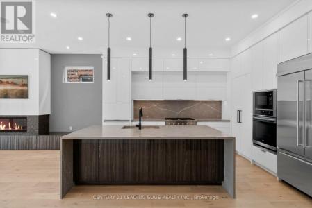 9A BRIARWOOD AVENUE, Mississauga (port Credit), Ontario L5G 3N4, Canada