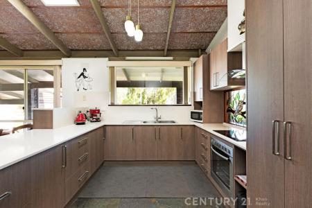 18 Central Avenue, Hallett Cove, SA 5158, Australia