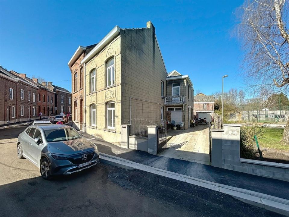 Rue Solvay 11, Bouffioulx, 6200, Belgien