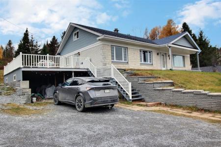 1819  Vieux Chemin, Pohénégamook, Quebec G0L 1J0, Canada