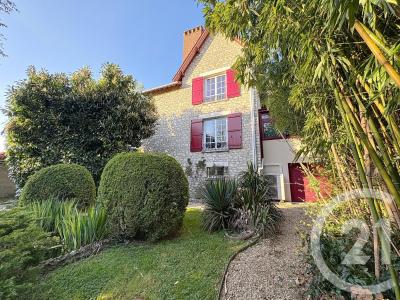 Courlon Sur Yonne, Bourgogne 89140, França
