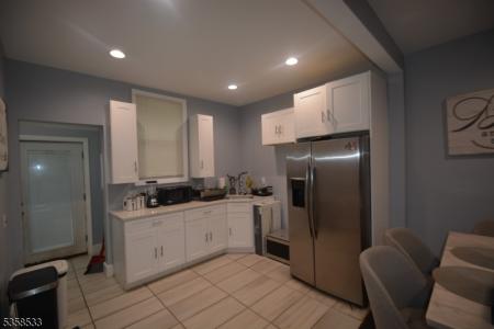 94 Madison St A, Dover Town, NJ 07801-4950, USA