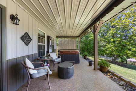 211 Hood St, Dover, Tennessee 37058