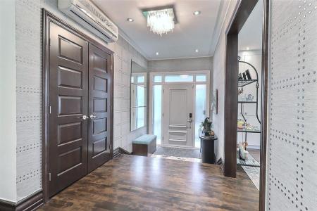 111-113  Rue Dufferin, Hampstead, Québec H3X 2X8, Canada
