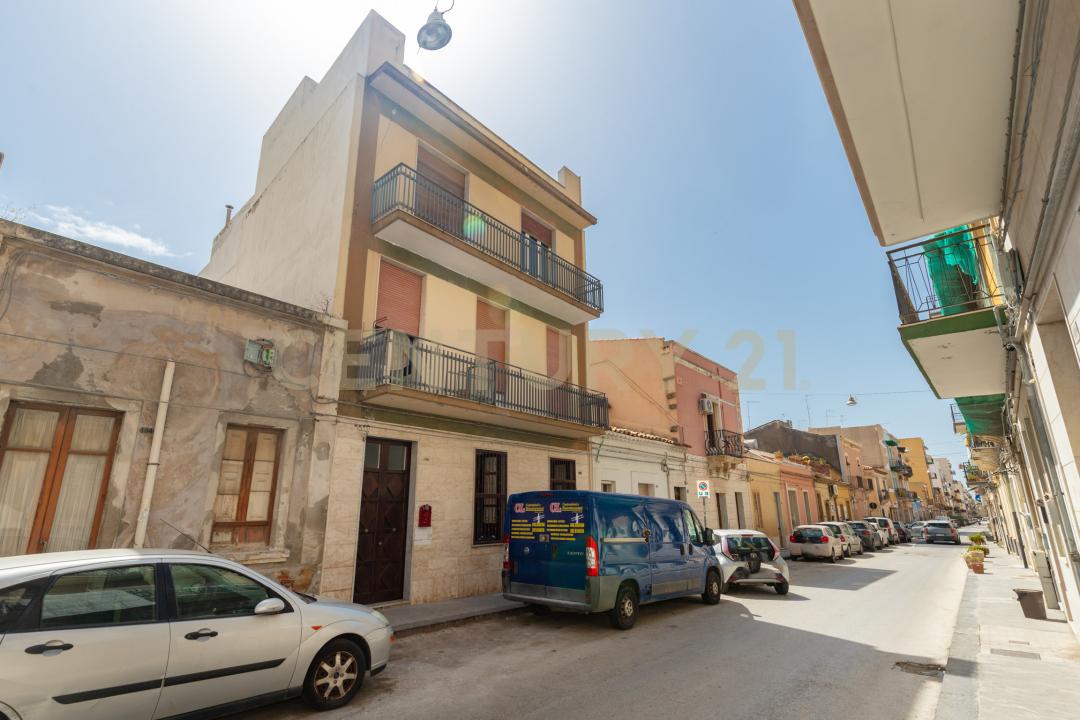 Via Epicarmo, Augusta, Sicilia 96011, Italy