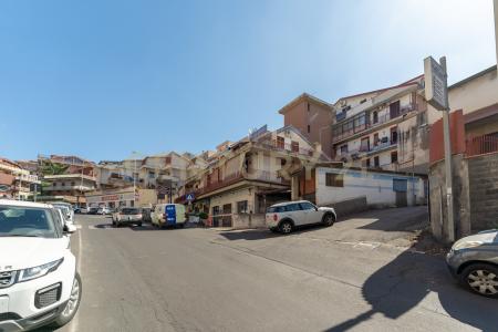 Viale dell'Autonomia, Gravina Di Catania, Sicilia 95030, איטליה
