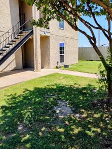 2840 Patricia Lane , 104, Garland, Texas 75041, USA