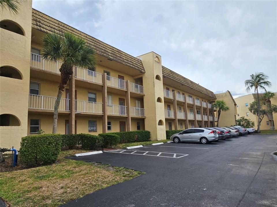 8225 Sunrise Lakes Boulevard #305, Sunrise, 佛罗里达州 33322, 美国