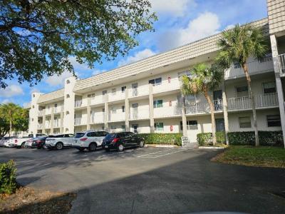 8225 Sunrise Lakes Boulevard #305, Sunrise, 佛罗里达州 33322, 美国