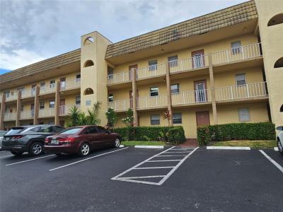 8225 Sunrise Lakes Boulevard #305, Sunrise, 佛罗里达州 33322, 美国