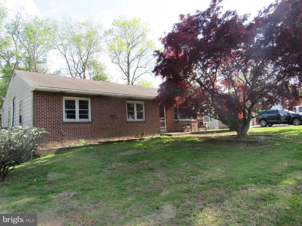 805 Galbraith Ave, Upper Chichester, Pennsylvania 19061, Amerika Birleşik Devletleri