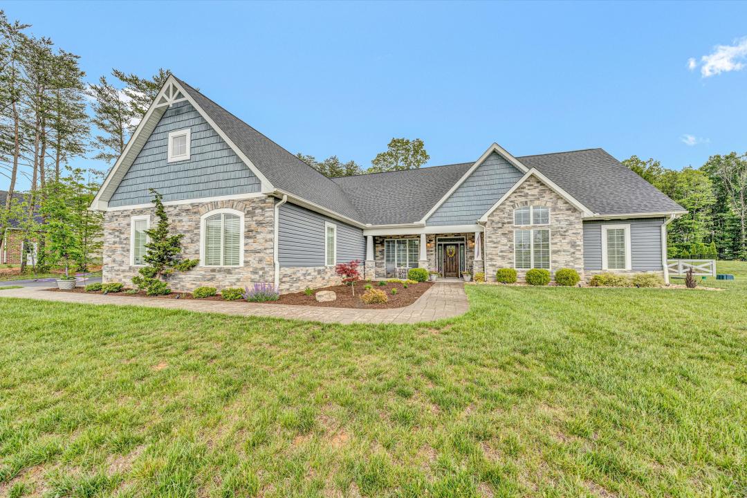 700 Thornblade Way, Blue Ridge, וירג'יניה 24064, ארצות הברית של אמריקה 