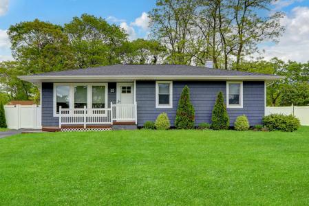 42 Sands Lane, Brookhaven, New York 11719