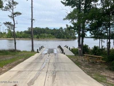 129 Starkey Creek Drive, Swansboro, North Carolina 28584, HOA KỲ