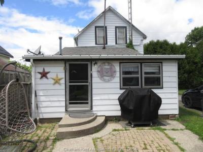 124 WELLINGTON STREET EAST, Chatham, Ontario N7M 3P3, Kanada