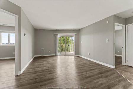 1390 LAUZON ROAD, Windsor, Ontario N8S 3N1, Canada