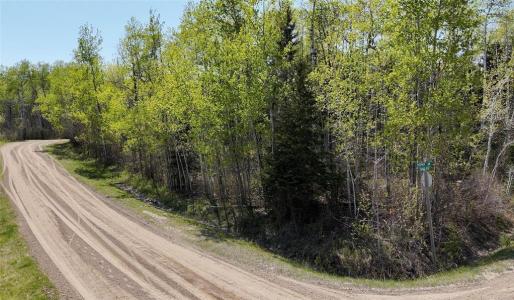 8 OSPREY DRIVE, Onanole, Manitoba R0J 1N0, Canada