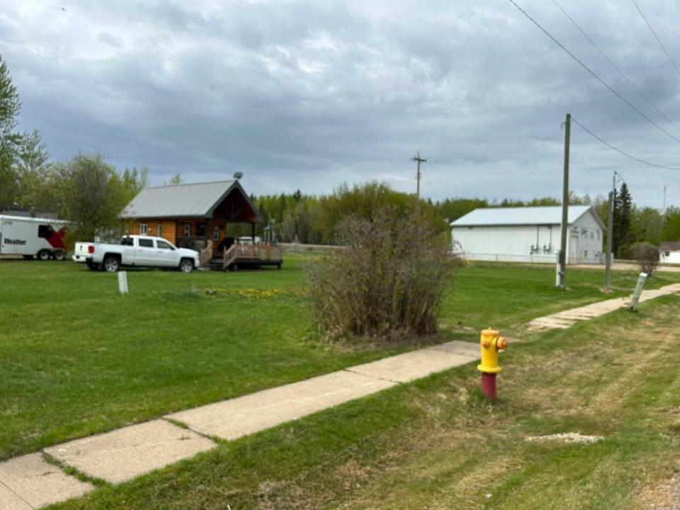 16 1 STREET E, Faust, Alberta T0G 0X0, Canadá