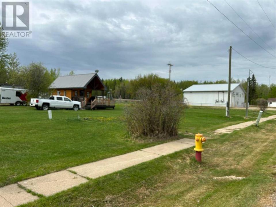 16 1 STREET EAST, Faust, Alberta T0G 0X0, Canada