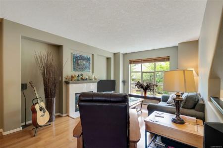 510 MARSETT PL, Saanich, Colúmbia Britânica V8Z 7J1, CANADÁ