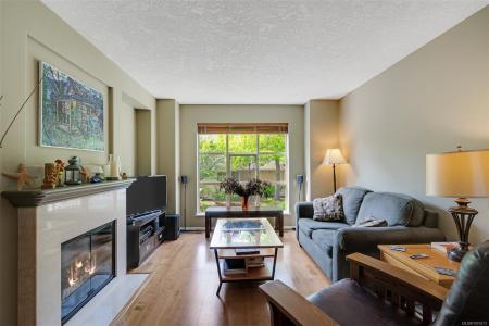 510 MARSETT PL, Saanich, Colúmbia Britânica V8Z 7J1, CANADÁ