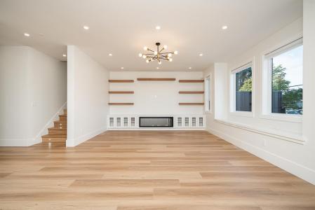 15496 THRIFT, White Rock, British Columbia V4B 2L9, Canada