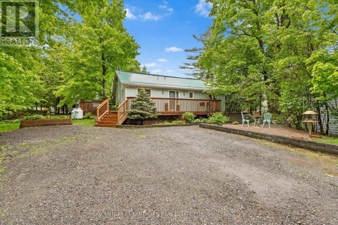 1114 STORMS LANE, Frontenac (frontenac South), 安大略省 K0H 2W0, 加拿大