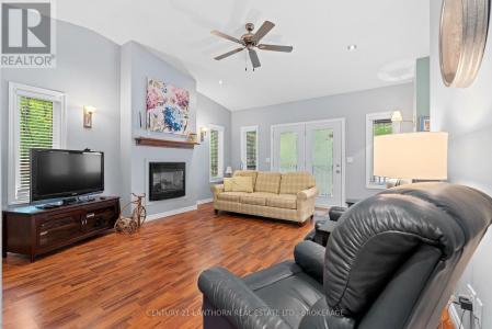 1114 STORMS LANE, Frontenac (frontenac South), 安大略省 K0H 2W0, 加拿大