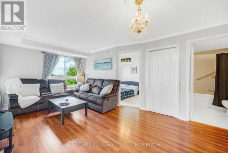 8 DAYSPRING CIRCLE, Brampton (goreway Drive Corridor), Ontario L6P 2Z7, Canada