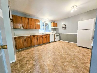 8814 96 STREET, Peace River, Alberta T8S 1R6, Kanada