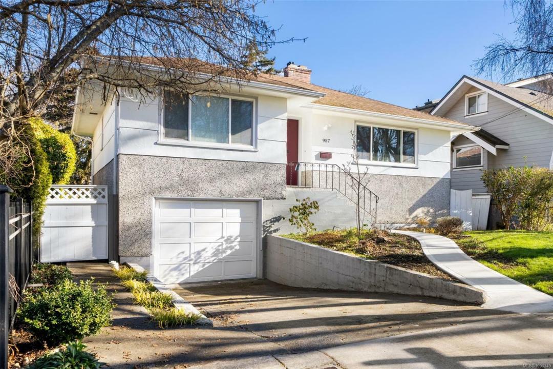 957 OLIVER ST, Oak Bay, British Columbia V8S 4W6, Canada