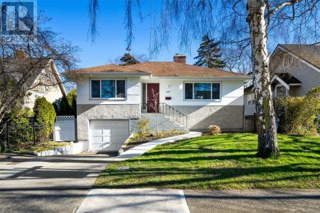 957 OLIVER STREET, Oak Bay, British Columbia V8S 4W6, Canada