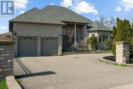 22 GARDEN AVENUE, Richmond Hill (south Richvale), Ontario L4C 6L9, Canada