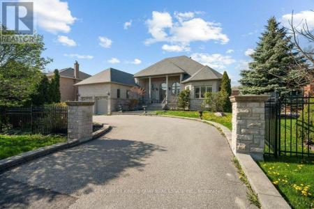 22 GARDEN AVENUE, Richmond Hill (south Richvale), Ontario L4C 6L9, Canada