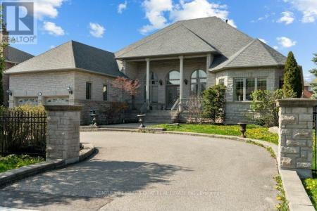 22 GARDEN AVENUE, Richmond Hill (south Richvale), Ontario L4C 6L9, Canada