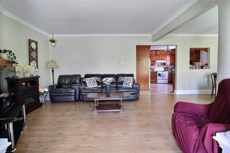 179-181  Rue Saguenay, Rouyn-Noranda, Quebec J9X 2H3, Canada
