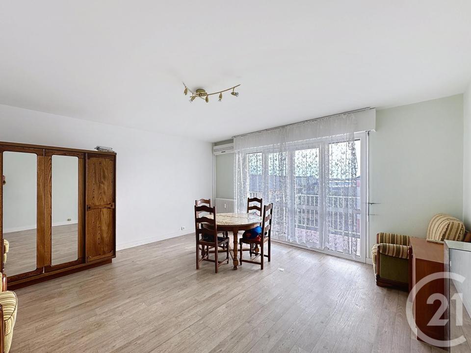 Troyes, Champagne-Ardenne 10000, France