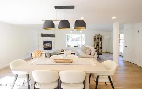 755 CACHE CREEK Drive, Jackson, ויומינג 83001, ארצות הברית של אמריקה