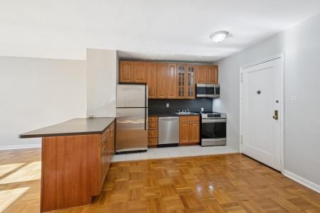 162-21 Powells Cove Boulevard 1M, Beechhurst, NY 11357, USA