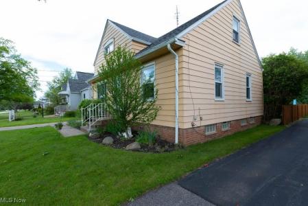 1271 Lander Road, Mayfield Heights, Ohio 44124