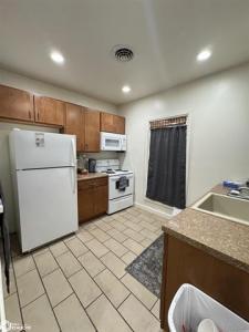 329 S. Marshall St., Burlington, Iowa 52601, USA
