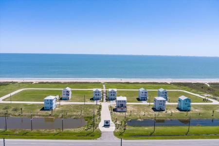 00 Aria Palms, Gilchrist, Texas 77617, USA