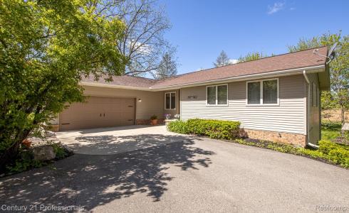 943 N Hacker Road, Howell, Мичиган 48843, Соединенные Штаты