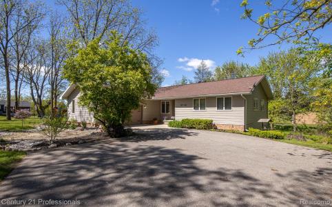 943 N Hacker Road, Howell, Мичиган 48843, Соединенные Штаты